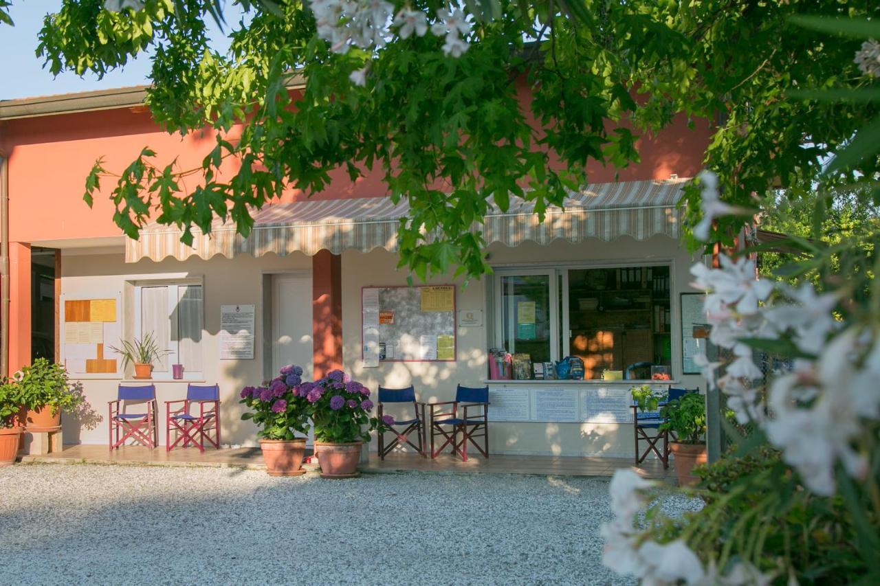 Camping Oasi Marina di Massa Eksteriør billede