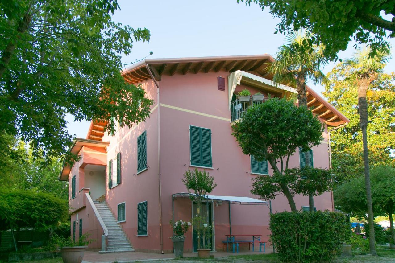 Camping Oasi Marina di Massa Eksteriør billede